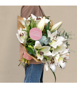Jubilæumsbuket med store smukke liljer. Send blomster i dag.