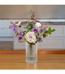 Kunstig buket med lilla, lavendel og hvide blomster
