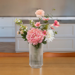 Kunstig buketter. Blomster der holder igen og igen. Send kunstige blomster i dag
