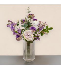 Kunstig buket med lilla, lavendel og hvide blomster