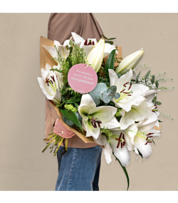 Jubilæumsbuket med store smukke liljer. Send blomster i dag.